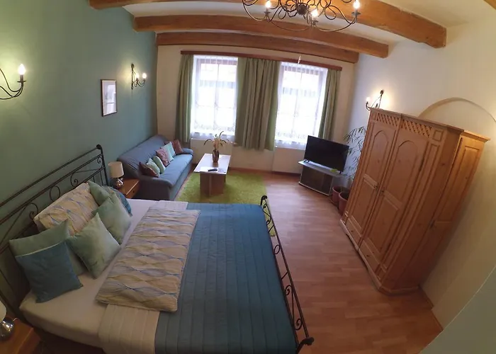 Atrium 4*